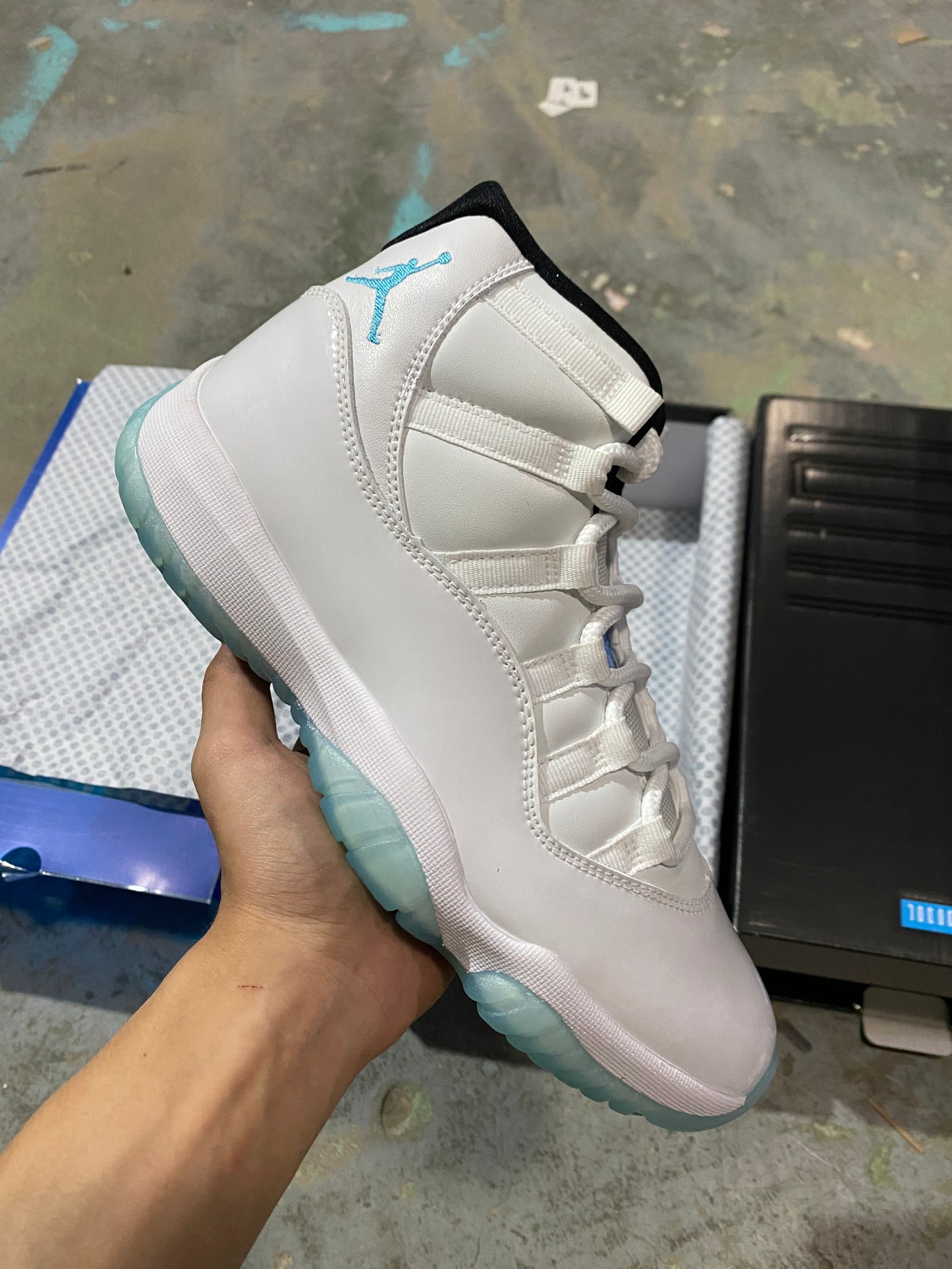 Jordan 11 North Carolina Blue High Top