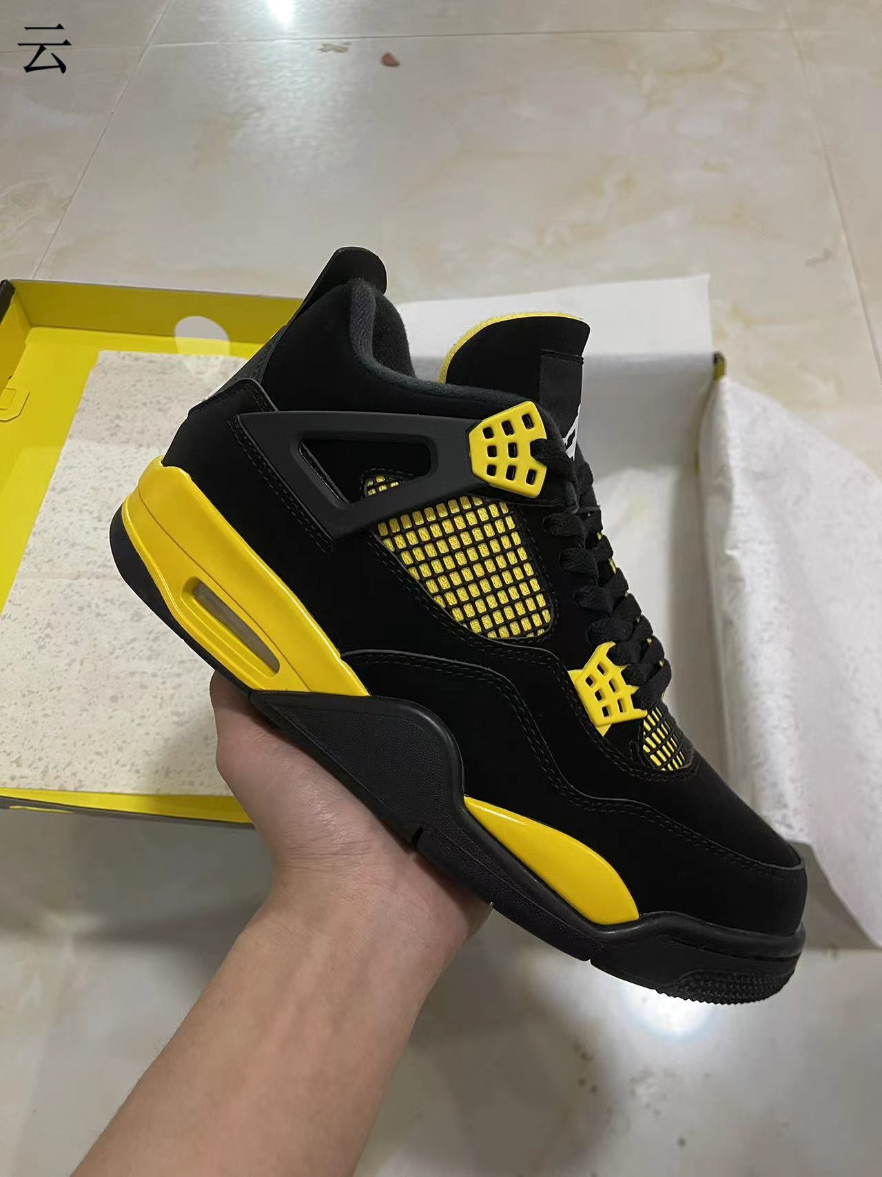 Jordan 4 Thunder