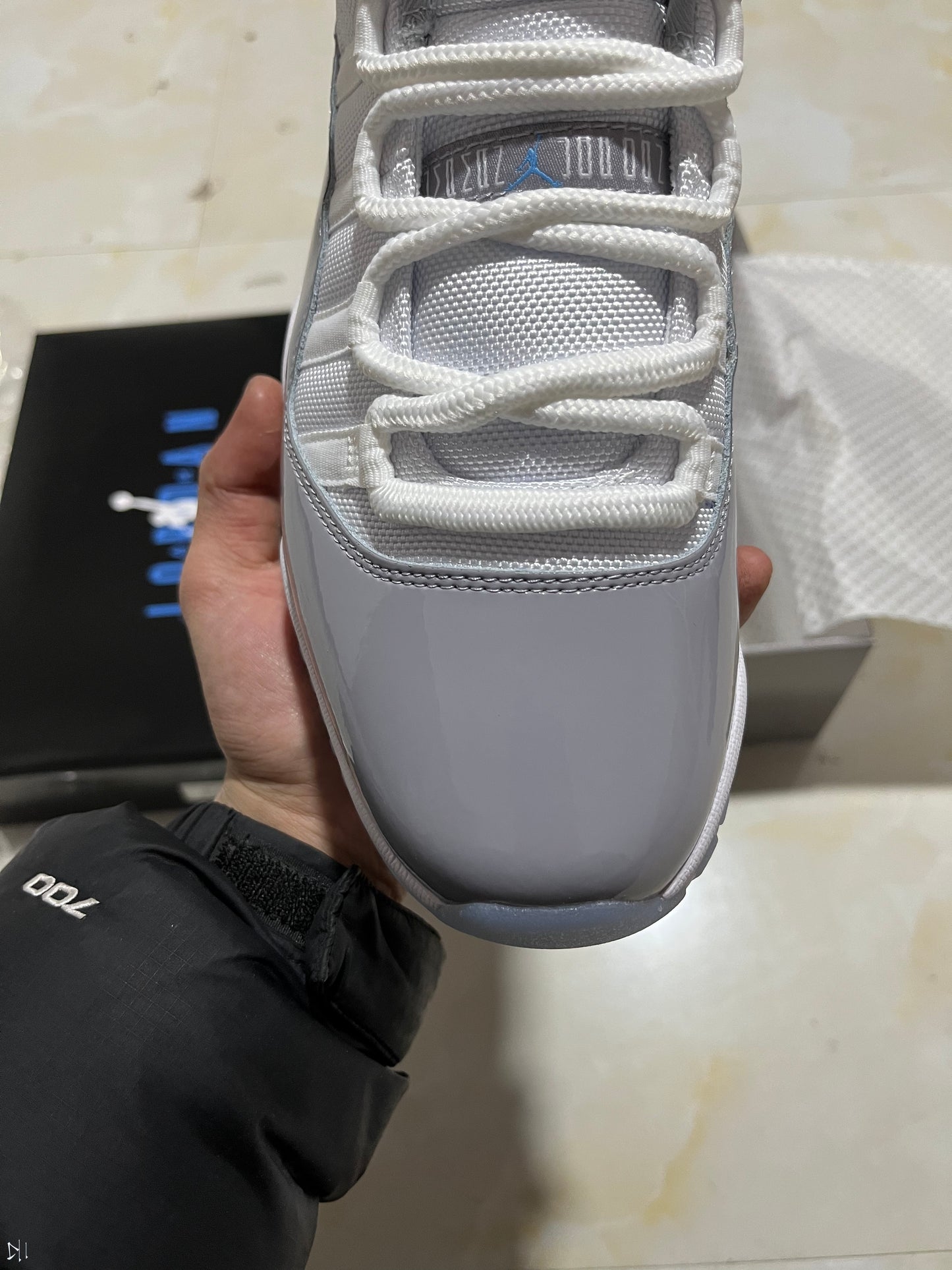 Jordan 11 Retro Low Cement Grey