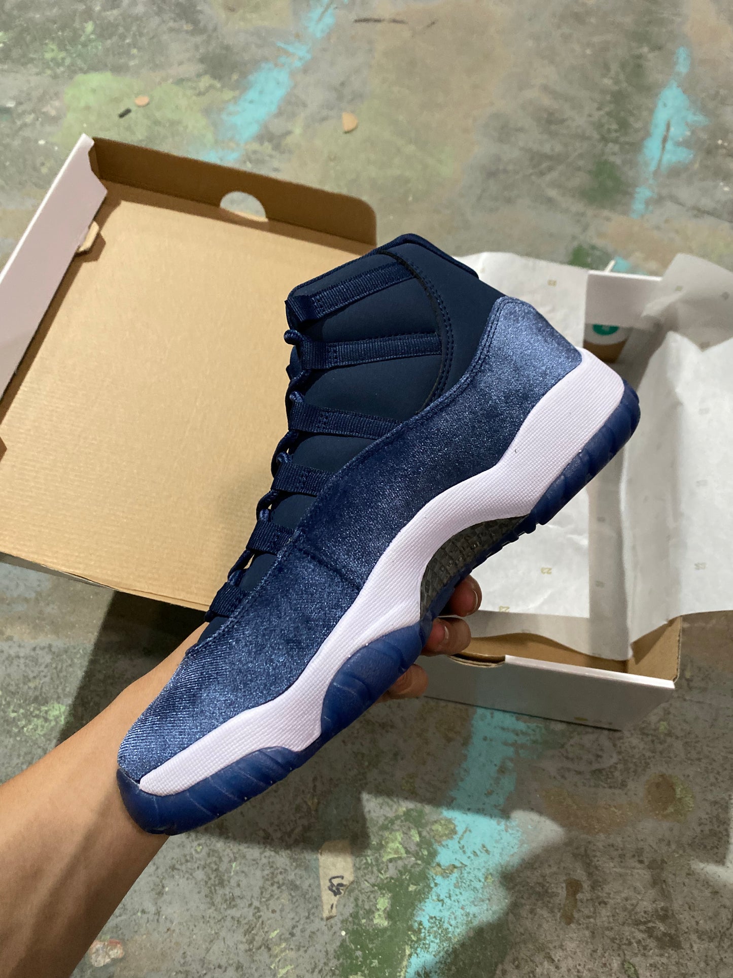 Jordan 11 plush midnight blue