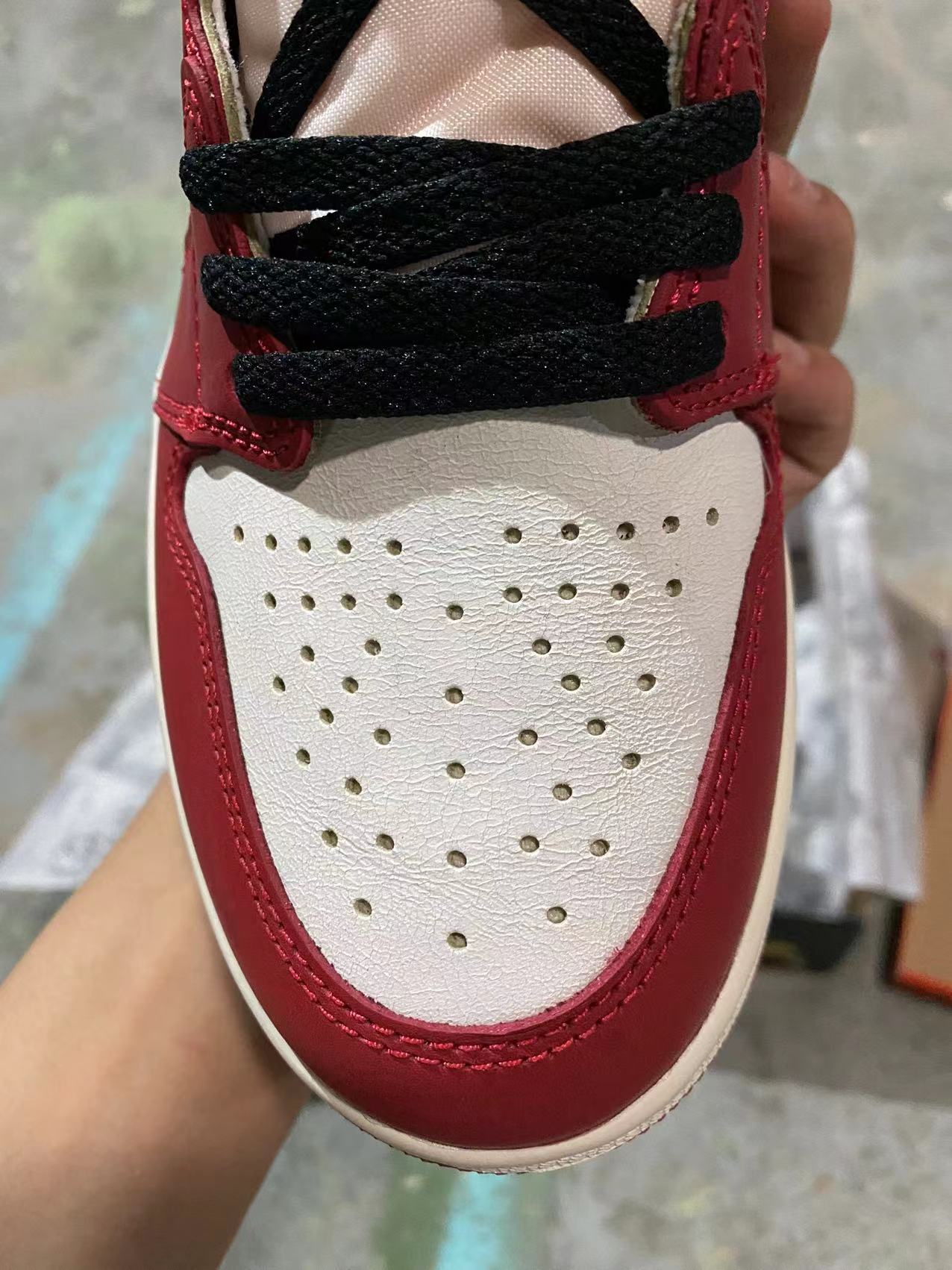 Jordan 1 High OG Chicago Lost and Found