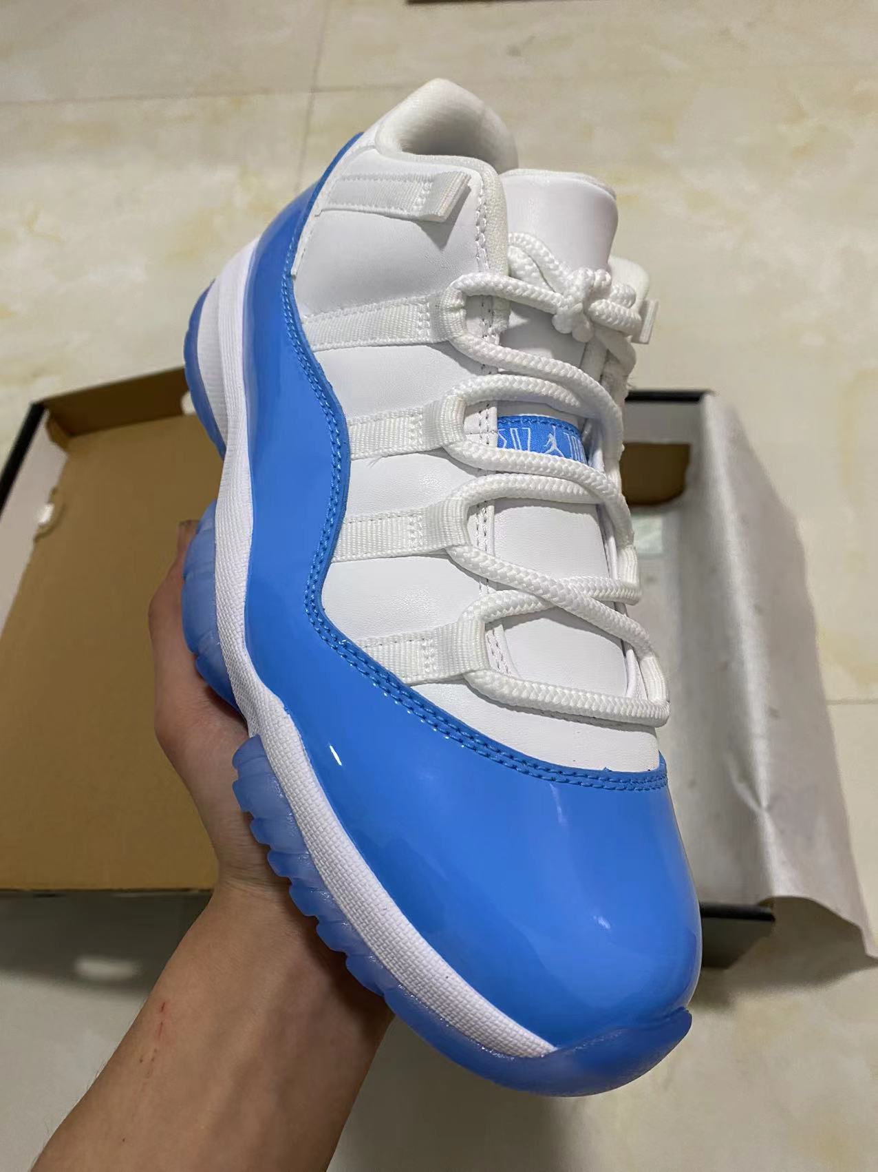 Jordan 11 Retro Low UNC