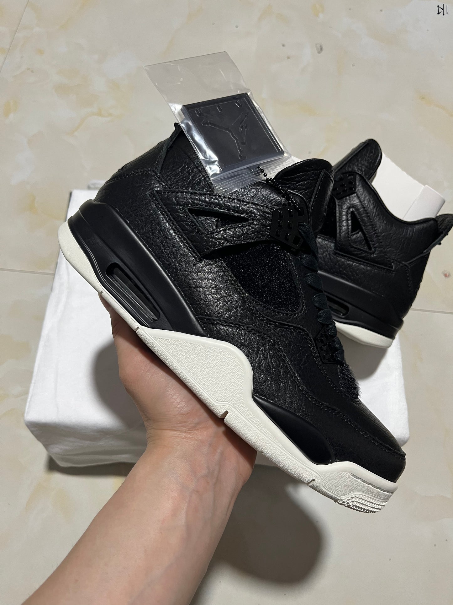 Jordan 4 Premium Black