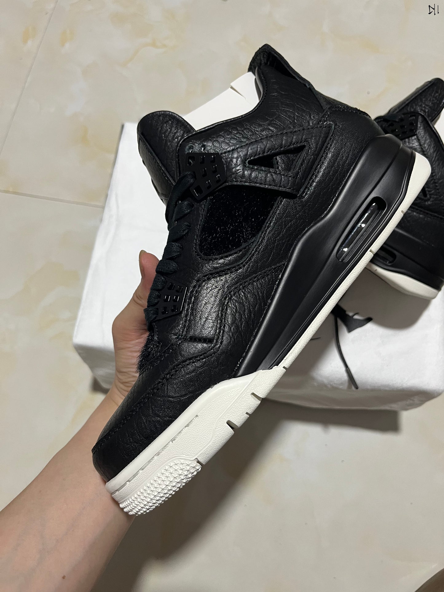 Jordan 4 Premium Black