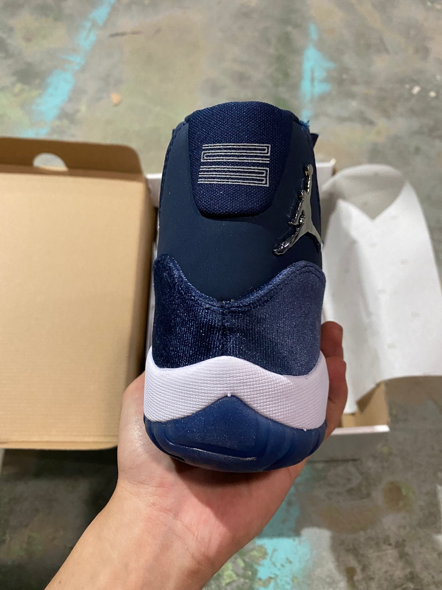 Jordan 11 plush midnight blue