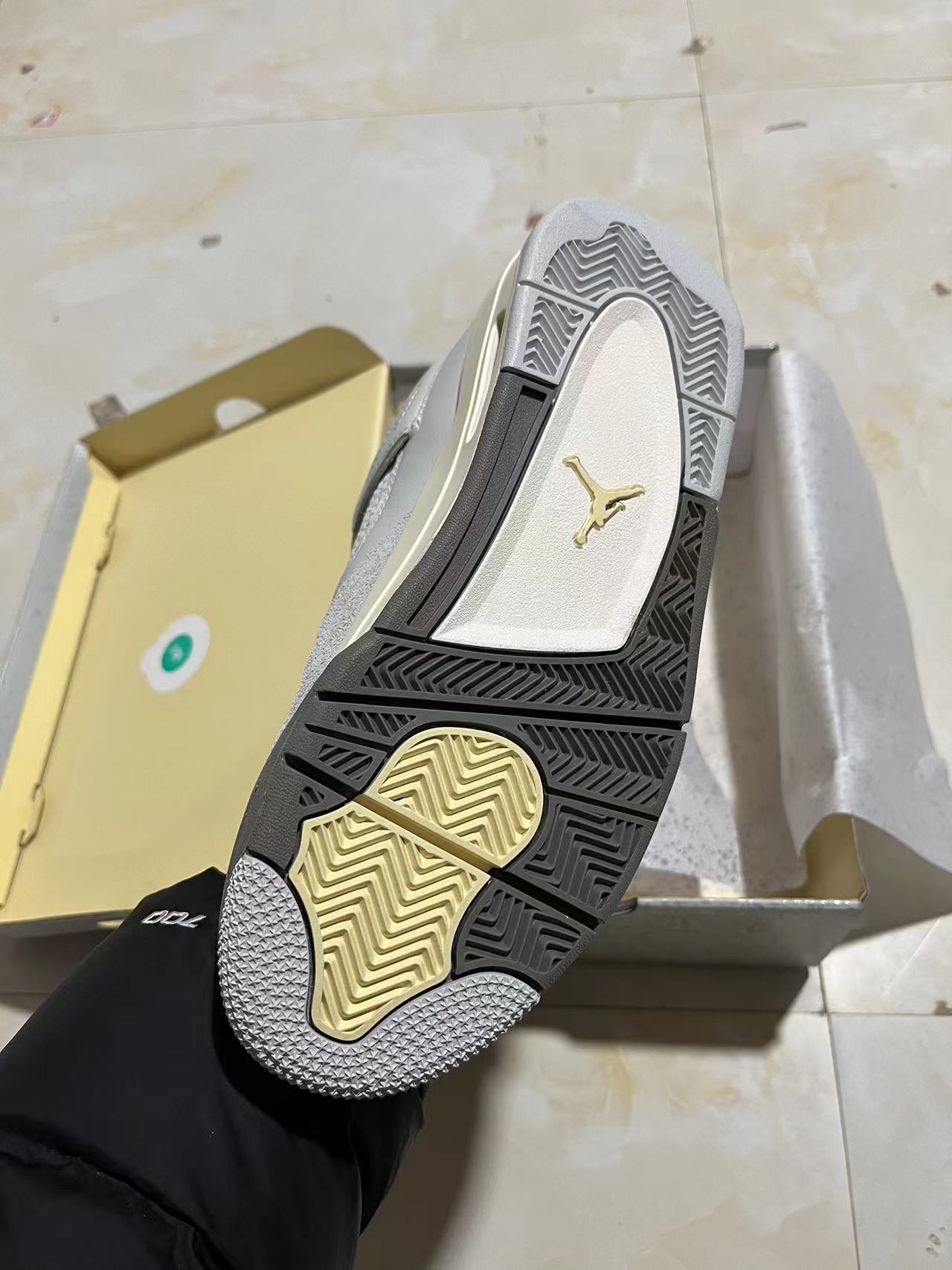 Jordan 4 Retro Craft Photon Dust