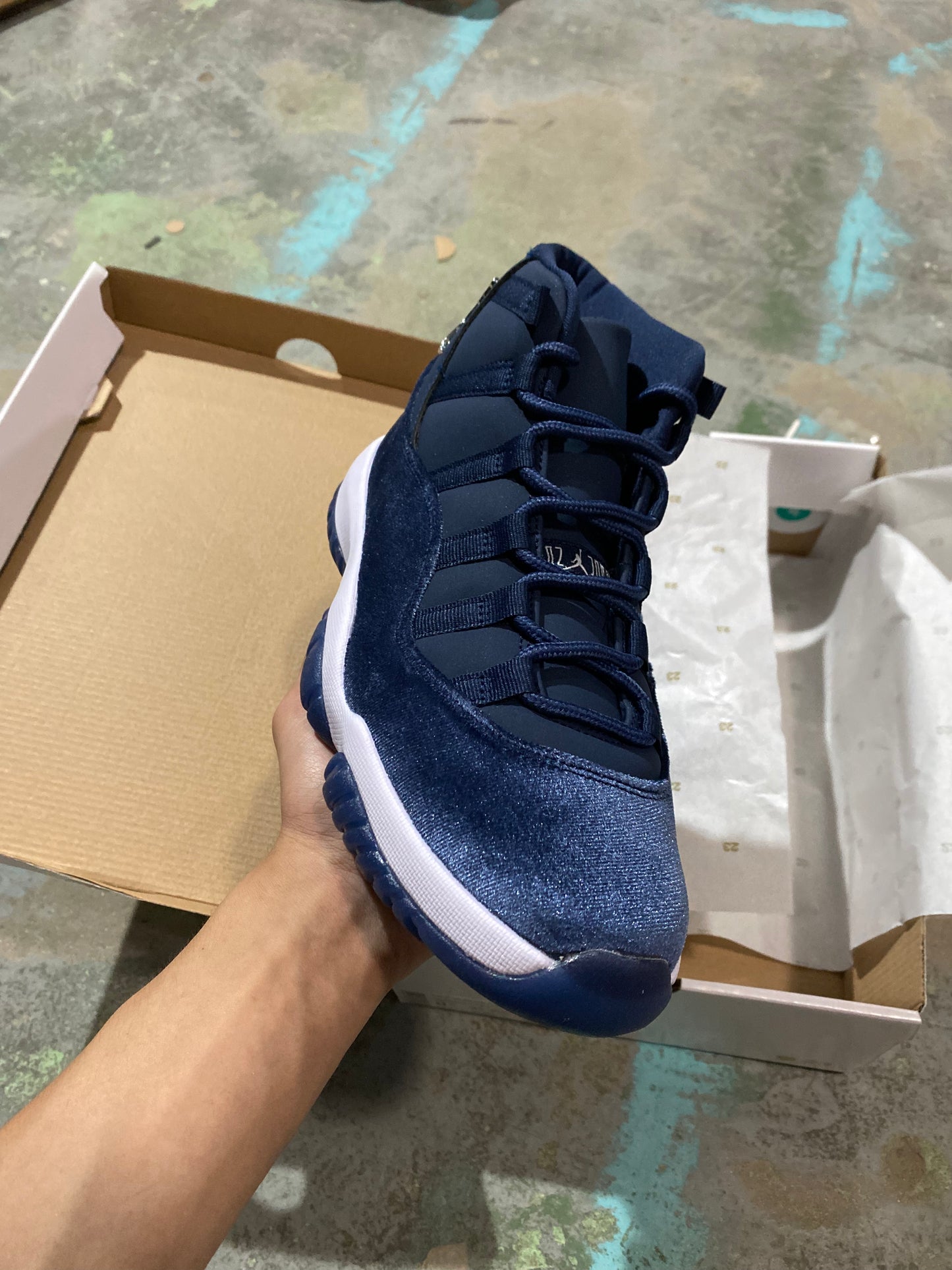 Jordan 11 plush midnight blue