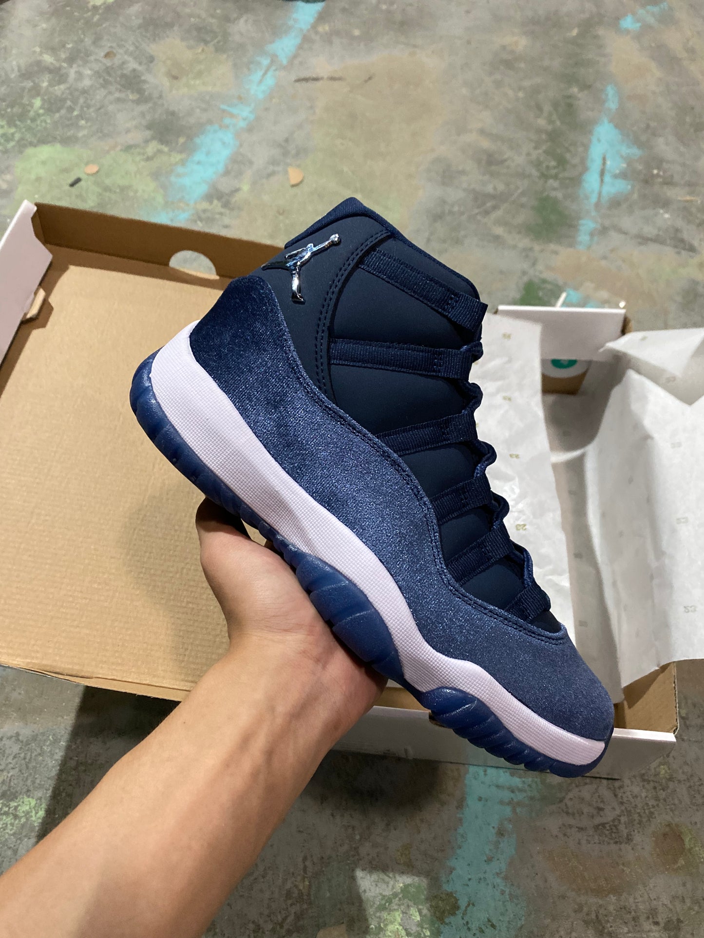 Jordan 11 plush midnight blue