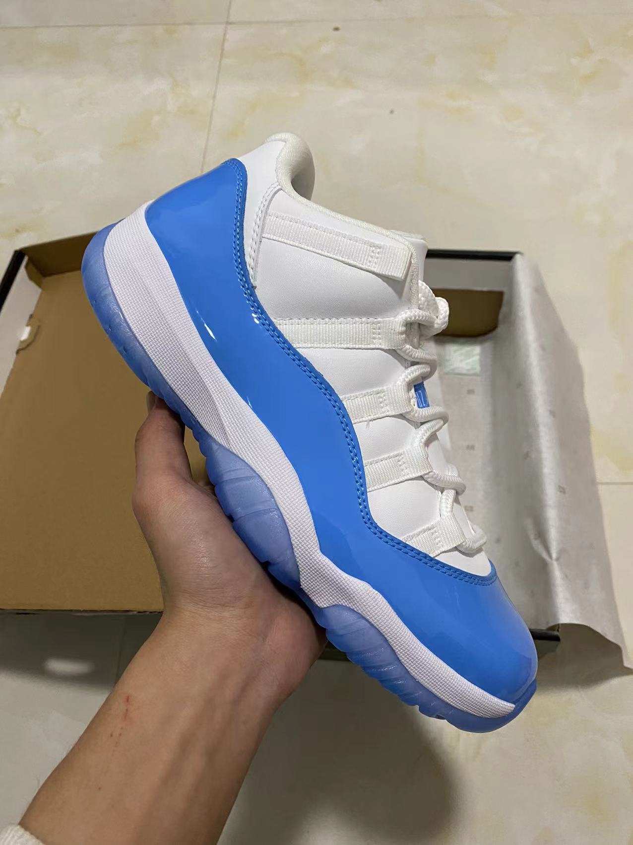 Jordan 11 Retro Low UNC