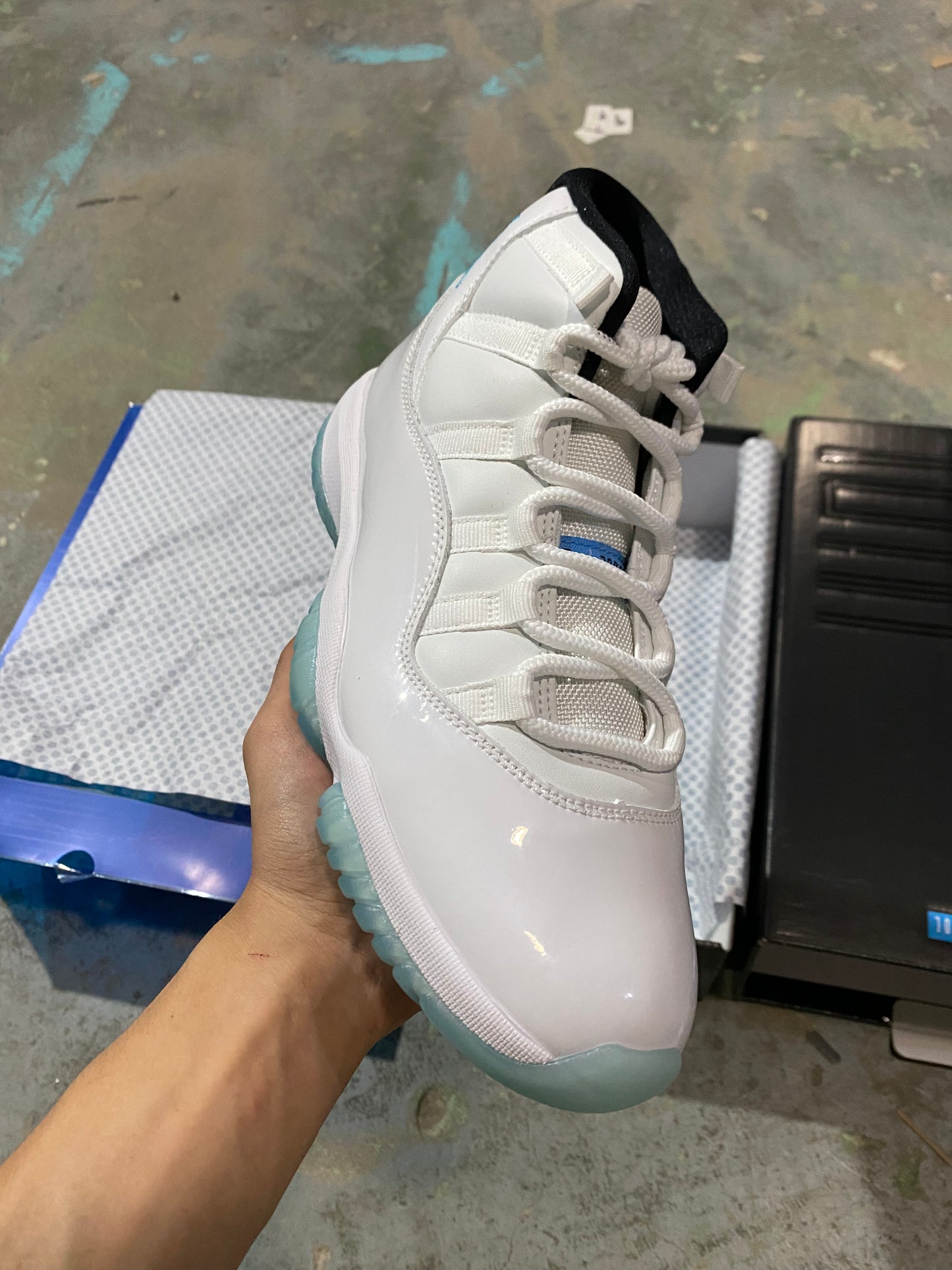 Jordan 11 North Carolina Blue High Top