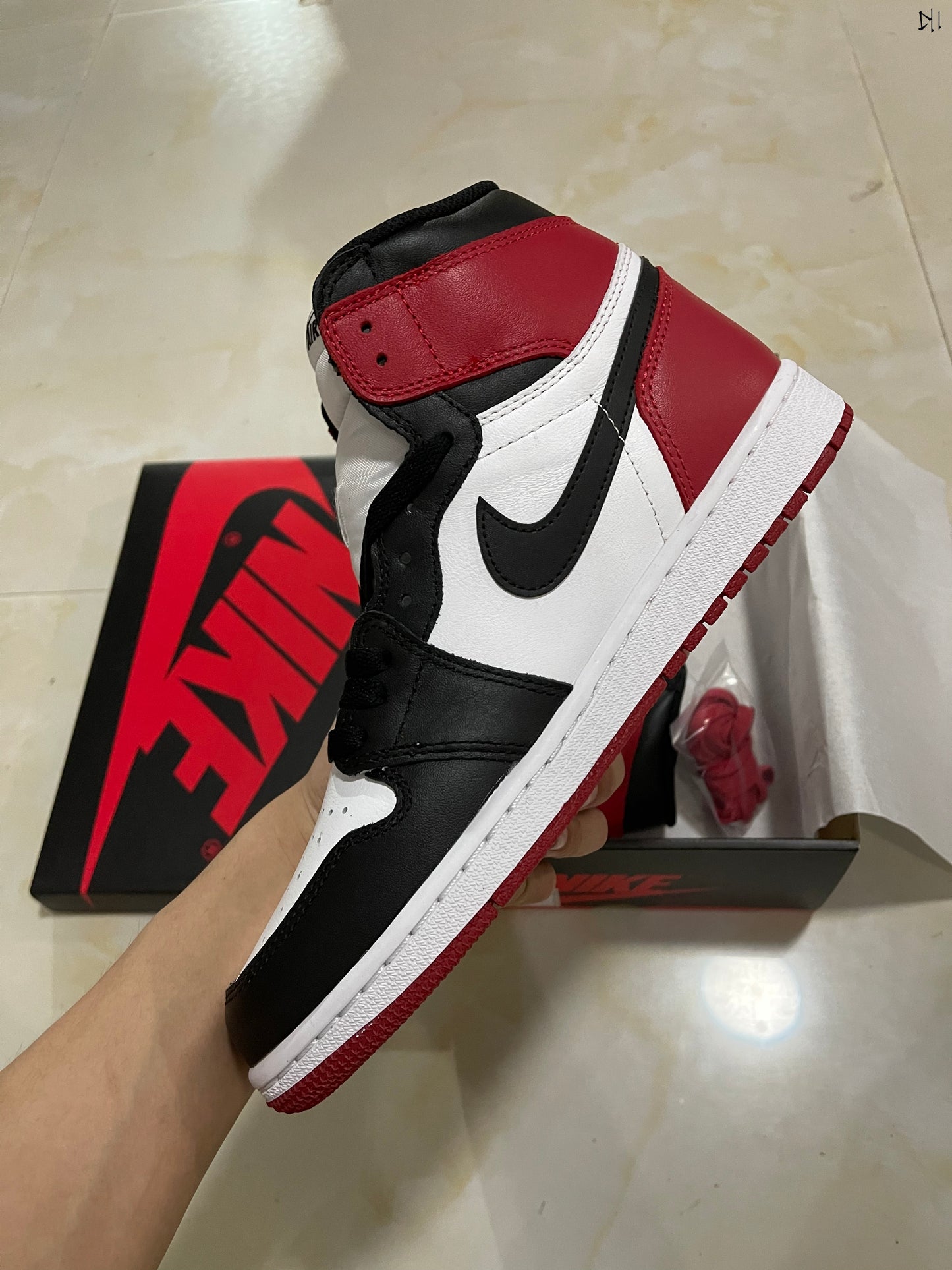 Jordan 1 Retro Black Toe (2016)